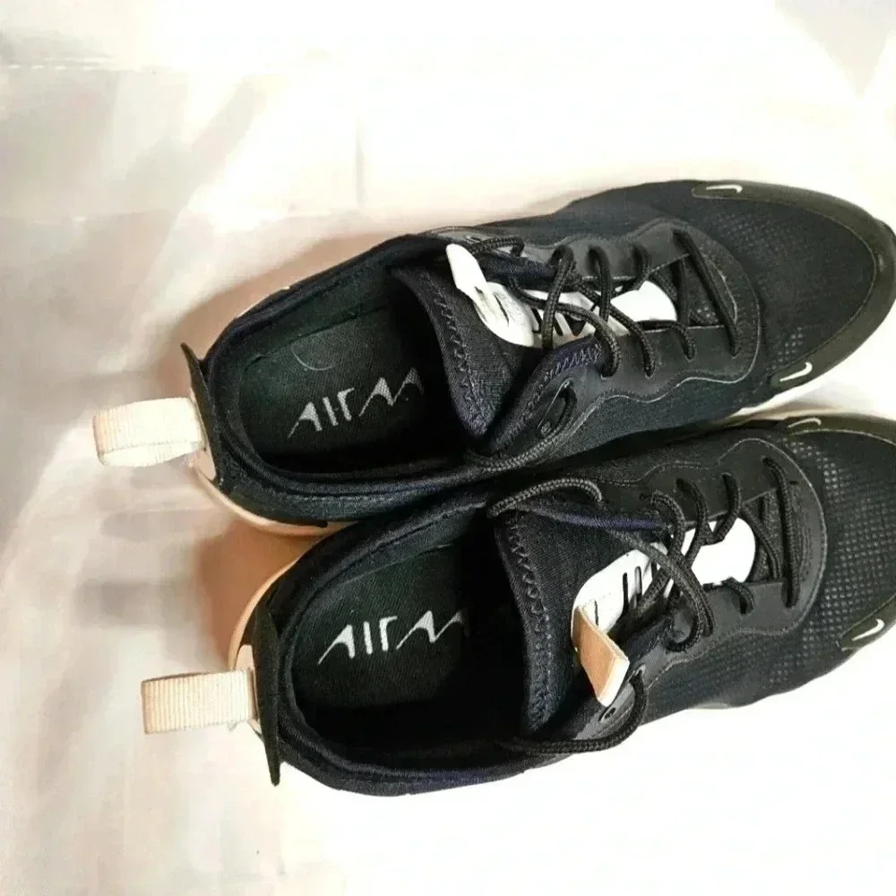Woman's Nike Air Max Dia‎